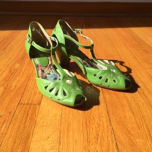 Chelsea Crew Vintage Green Open-Toed Heels